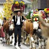 Picture of a parade on the occasion of the Älplerfest Lenk