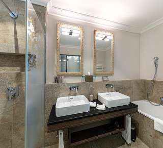 Bild des Badezimmers in der Premium Junior Suite