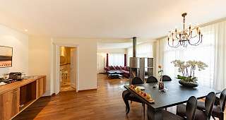 Luxury Panorama Spa Suite Esszimmer