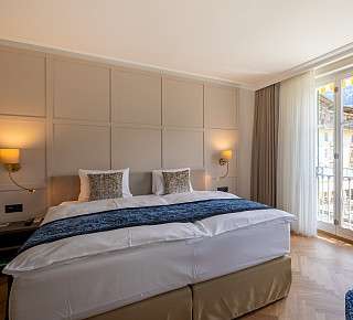 Bedroom of the Premium Corner Suite