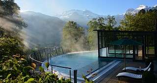 Schwefel-Aussenpool im Frühling