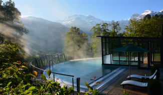 Recording of the outdoor sulphur pool in spring