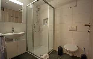 Bild der Dusche im Studio