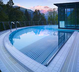 Piscine extérieure II