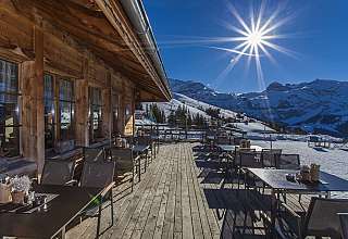 Sonnenterrasse im Schnee