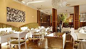 Intérieur de restaurant élégant