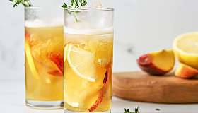 Deux boissons estivales fruitées