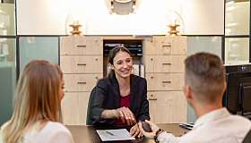 Entretien d’affaires à la table