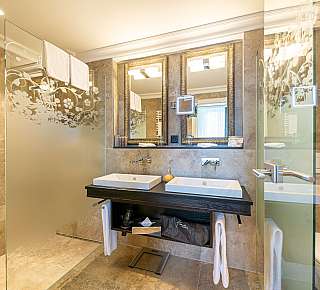 Luxurious bathroom with double washbasin